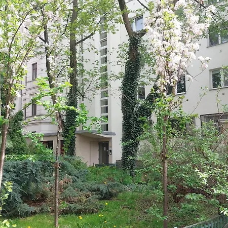 Downtown Elegant & Sunny Near Metro Station Varsovie