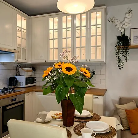 Apartament Downtown Elegant & Sunny Near Metro Station *