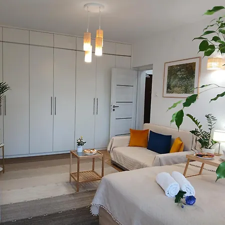 Downtown Elegant & Sunny Near Metro Station *