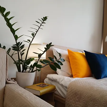 Downtown Elegant & Sunny Near Metro Station Apartament *