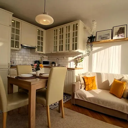 Downtown Elegant & Sunny Near Metro Station * Warsaw