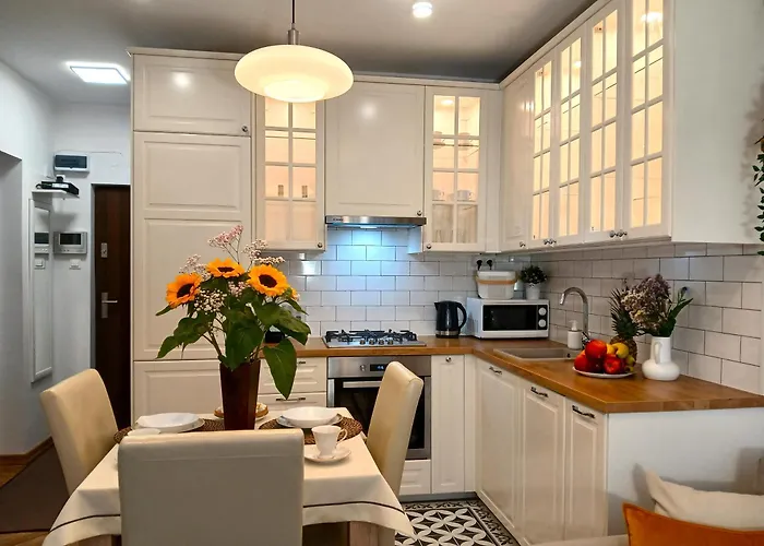 Downtown Elegant & Sunny Near Metro Station * Warszawa