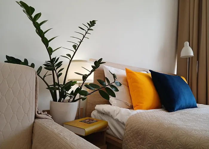 Downtown Elegant & Sunny Near Metro Station Apartament *