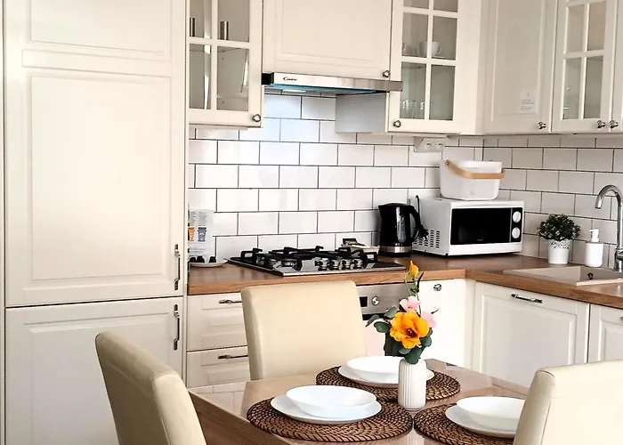 Downtown Elegant & Sunny Near Metro Station Apartament Warszawa