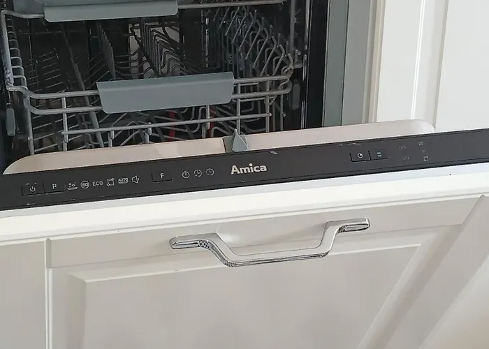 Downtown Elegant & Sunny Near Metro Station Apartament *