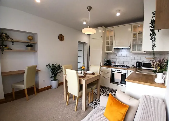 Downtown Elegant & Sunny Near Metro Station * Warszawa