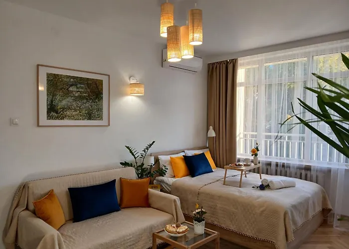 Downtown Elegant & Sunny Near Metro Station Apartament *