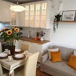 Apartment Downtown Elegant & Sunny Near Metro Station Warsaw