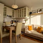 Downtown Elegant & Sunny Near Metro Station * Warsaw
