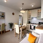 Downtown Elegant & Sunny Near Metro Station * Warsaw